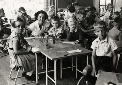 28284 Interieurfoto van de Prinses Margrietkleuterschool in de Minister Lelystraat