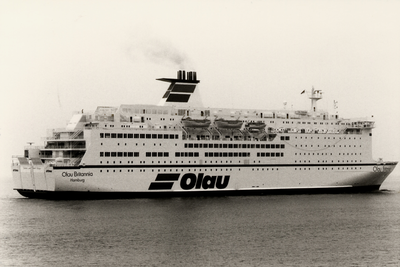 28367 De 'Olau Britannia' (2) in 1990 in de vaart gekomen voor de veerdienst Vlissingen-Sheerness. Het schip kwam in de ...
