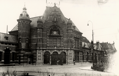 28906 Gezicht op het station, officieel geopend op 23 aug. 1894.