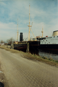 28983 Het ramschip 'de Schorpioen' in de tweede binnenhaven van Vlissingen.