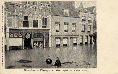 29321 'Watervloed te Vlissingen, 12 Maart 1906. - Kleine Markt'