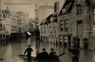 29323 'Vlissingen onder water, 12 Maart 1906' De Kleine Markt.