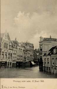 29332 'Vlissingen onder water, 12 Maart 1906' De Kleine Markt.