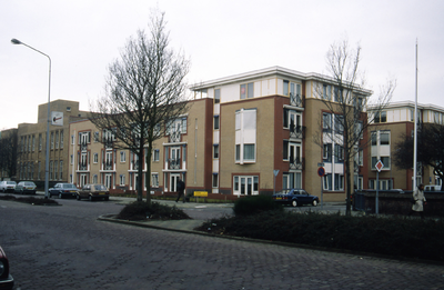 29559 Het woonzorgcentrum Theo van Doesburg (huisvesting voor ouderen) in de Doctor Ottestraat, gezien vanaf de Paul ...