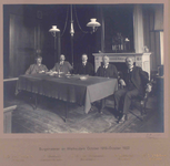 29845 Burgemeester en wethouders van Vlissingen in de periode okt. 1919 - okt. 1922.Van l. naar r.: wethouder J.G. van ...
