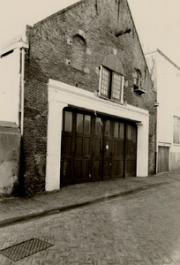 30718 Pakhuis aan de westzijde van de Baljuwstraat. In dit pand was vanaf 1912 tot ca. 1921 garage 'Baljuw' gevestigd