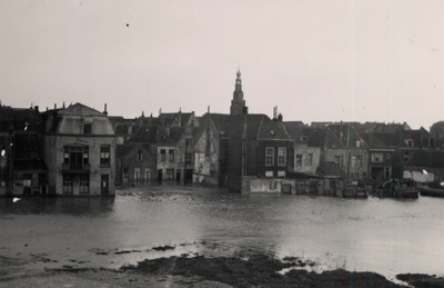 32301 Stormvloedramp 1 feb. 1953. Gezicht op de Slijkstraat.