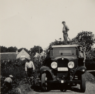 32390 Aanleg van de weg Ritthem-Souburg. De weg werd officieel in gebruik genomen op 31 oktober 1934