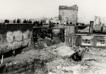 32762 Na de stormvloedramp van 1953. Grote stukken van Boulevard de Ruyter nabij de gevangentoren zijn door het water ...