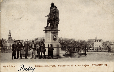 32881 Noordzeeboulevard. Standbeeld M.A. de Ruyter. Vlissingen .Keizersbolwerk, Boulevard de Ruyter.