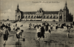 32921 Vlissingen, strandgezicht met Grand-Hôtel Badstrand en het Grand Hotel des Bains (later Britannia).