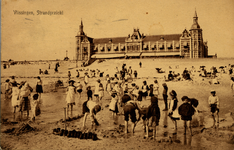 32923 Vlissingen, Strandgezicht Het badstrand en het Grand Hotel des Bains (later Britannia).