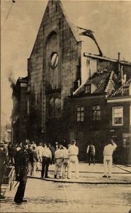 32925 Groote brand te Vlisisngen, 5 Sept. 1911. Ruïne Engelsche Kerk Brand St. Jacobskerk.