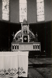 33501 Interieur van de Rooms-Katholieke kerk aan de Singel