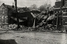 33649 Tweede Wereldoorlog. Bombardement op 24 april 1942 in de namiddag om 2.24 uur. De panden Clijverstraat 37, ...