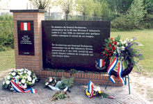 34045 Monument aan de Prins Hendrikweg ter ere van de op 17 mei 1940 te Vlissingen gesneuvelde Franse generaal Deslaurens.