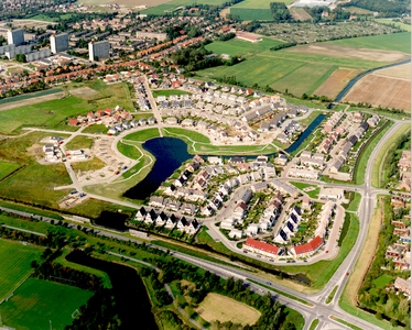 34215 Luchtfoto van Vlissingen. De wijk Rosenburg gezien richting noord