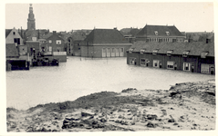 34743 De binnenstad van Vlissingen onder water na de stormvloedramp van 1953.Op de foto: gezicht op de ...