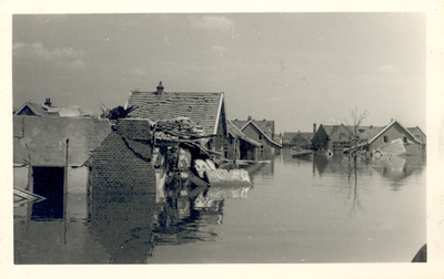 35050 Tweede Wereldoorlog. Tuindorp na de inundatie van Walcheren omgeving Papaverlaan gezien in de richting van de ...