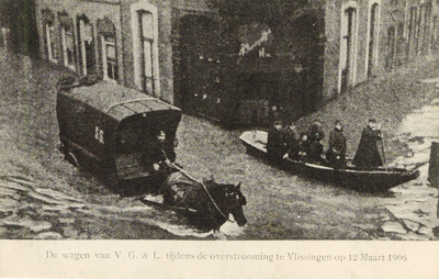 35065 De wagen van V.G. & L. tijdens de overstrooming te Vlissingen op 12 Maart 1906 Walstraat, hoek Groenewoud.