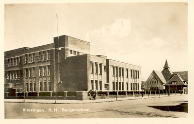 35087 De Rijks Hogere Burgerschool (RHBS) in de Brouwenaarstraat gezien vanaf de Paul Krugerstraat met rechts de ...