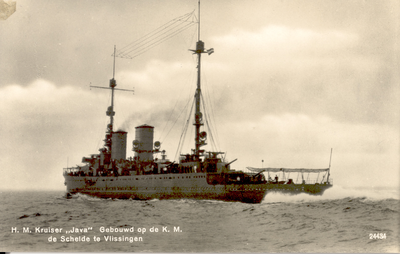 35129 H.M. kruiser Java Gebouwd op de K.M. de Schelde te Vlissingen . 31 mei 1916 bij de Kon. Mij De Schelde op stapel ...