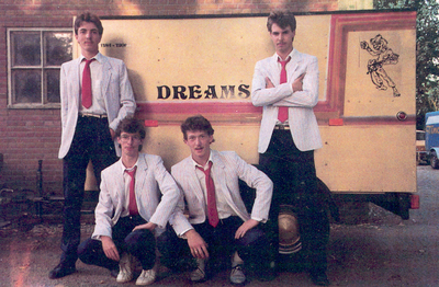35188 Muziekgroep Dream's uit Vlissingen. De groep bestaat uit: Herman van Berendonk (gitaar en zang), Harold Hoevenaar ...