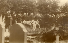 35226 Begrafenis van W.L. Winkelman, geboren 20 aug. 1844, overleden 23 juni 1917. De heer Winkelman was vanaf 1885 tot ...