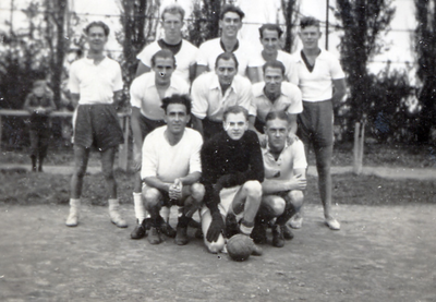 35279 Handbalelftal van de Vlissingse Sportvereniging Marathon.Het 2e elftal te Goes.