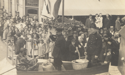 35493 Grote optocht te Vlissingen t.g.v. het 40-jarig jubileum van H.M. Koningin Wilhelmina. Op de foto: gedeelte van ...