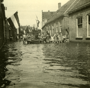 35671 Tweede Wereldoorlog. Inundatie van Walcheren na het bombardement van de dijken in oktober 1944 door de ...