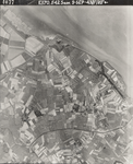 35816 Luchtfoto van het gebied ten oosten van Vlissingen met bovenaan de foto Fort Rammekens en de Rammekensdijk en ...