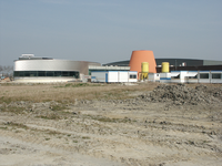 36375 Bouw van het nieuwe stadsgewestelijke zwembad op Vrijburg.Eerste paal geslagen in aug. 2001, hoogste punt bereikt ...