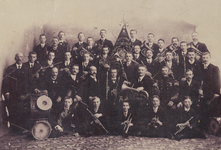 36651 Groepsfoto van harmonie St. Caecilia, opgericht in 1893