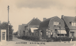 36767 Vlissingsestraat, hoek Zuidbeekseweg, kruidenierswinkeltje van Neeltje Joziasse-de Witte. Op de achtergrond in de ...