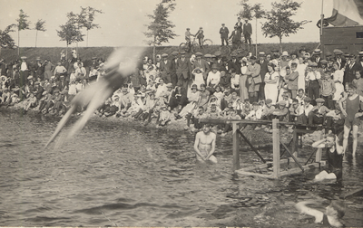 37048 Zwemfeest te Souburg in het Kanaal door Walcheren bij de zwemschool