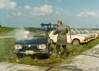 37359 De automobielfabriek Nederland N.V. startte in 1966 in het Sloegebied (Vlissingen-Oost) de fabricage van de 3,5 ...