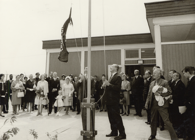 37520 Officiële opening van het nieuwe zeemanshuis annex kapel Mission to Seamen op het terrein van de reparatiewerf ...