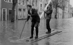 37794 Stormvloedramp in de nacht van 31 januari, 1 februari 1953. De Nieuwstraat onder water