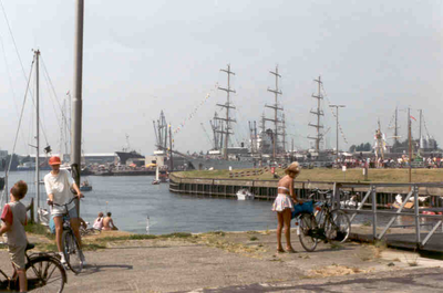 37841 Small Sail Festival Vlissingen. De zeilschepen in de Eerste Binnenhaven gezien vanaf het eind van de Kanaalstraat ...