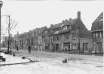 37888 Tweede Wereldoorlog. De Paul Krugerstraat gezien vanaf de hoek De Lannoystraat na de bevrijding