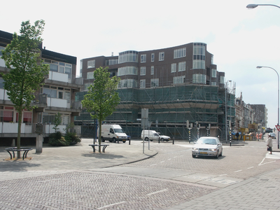 39043 Nieuw appartementsgebouw in aanbouw aan de Coosje Buskenstraat, hoek Spuistraat