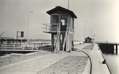 39132 In augustus 1950 werd begonnen met de herbouw van de, in de 2e wereldoorlog totaal verwoeste sluizen.De officiële ...