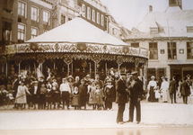 39578 Draaimolen op het Beursplein tijdens de jaarlijkse kermis te Vlissingen