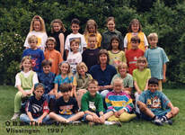 39624 Groep 5 van de Theo Thijssenschool aan de Troelstraweg, schooljaar 1996-1997. Bovenste rij van l. naar r.: ...