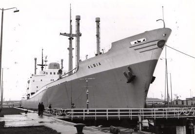 40105 Vrachtschip Albia, gebouwd door de Kon. Mij. De Schelde voor Socoa Shipping Co. te Monrovia, Liberia. Bouwnummer ...