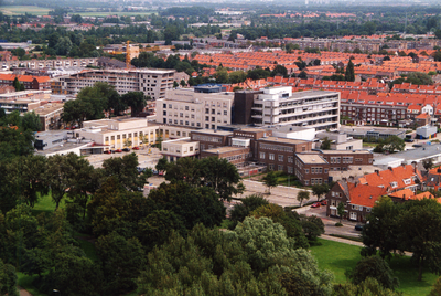 40270 Luchtfoto van Vlissingen. Middengebied gezien vanaf Boulevard Bankert. Op de voorgrond Ziekenhuis Walcheren aan ...