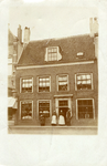 40598 Walstraat, wijk I 189 (later Walstraat 54) ter hoogte van de Kleine Markt. In dit pand waren schoenmaker A.J. ...