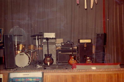 40648 Instrumentarium van de band Group '69.