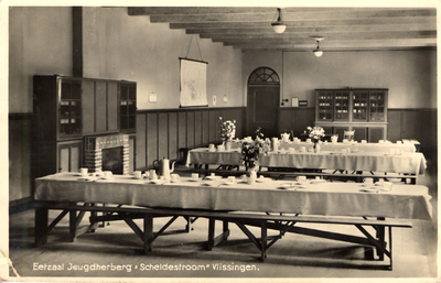 40756 Eetzaal Jeugdherberg Scheldestroom Vlissingen.In juni 1930 werd jeugdherberg Scheldestroom geopend in de ...